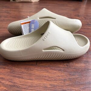 NWT Mellow Recovery Slide by Crocs M9/W11